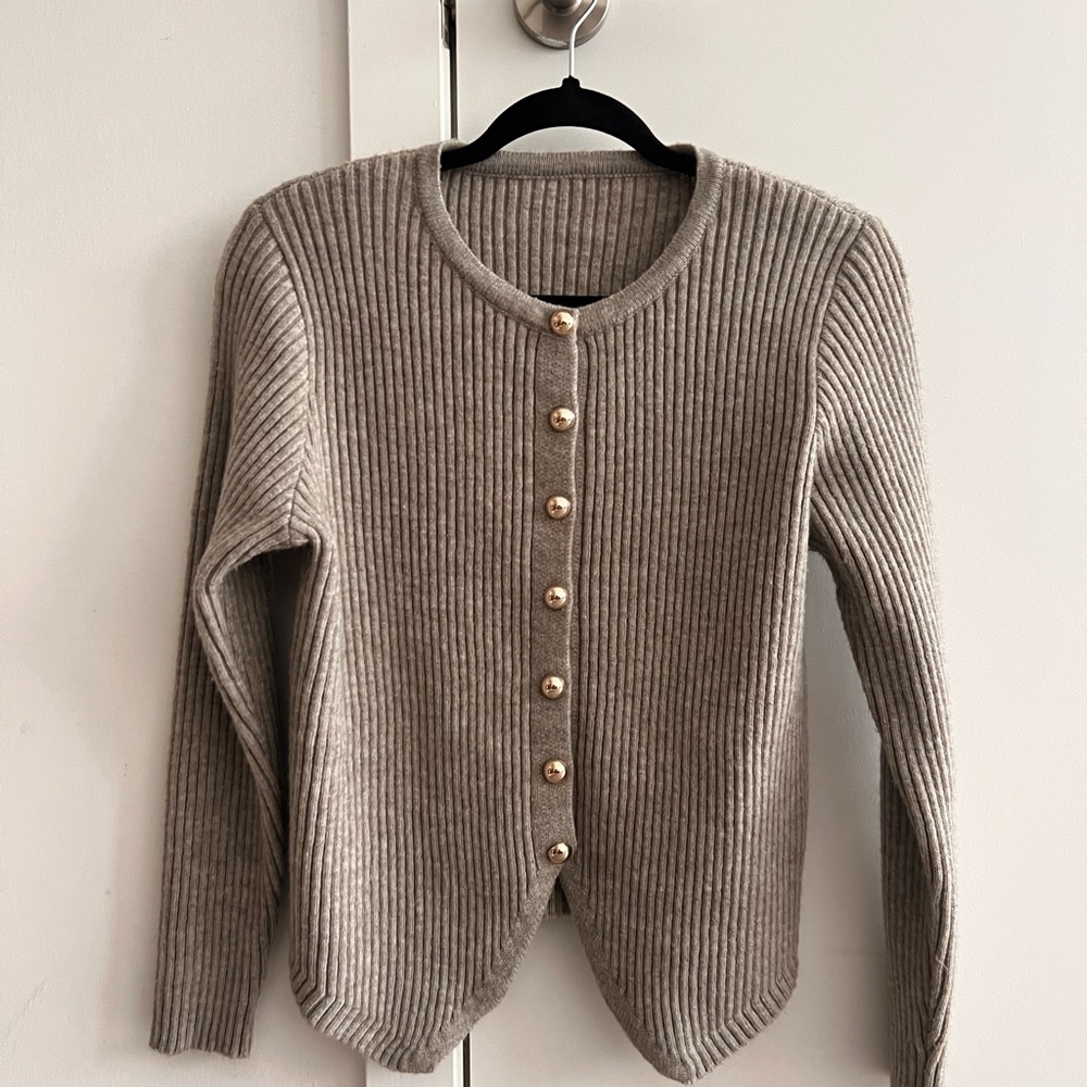 Button Down Split Cardigan - Picture 4 of 6